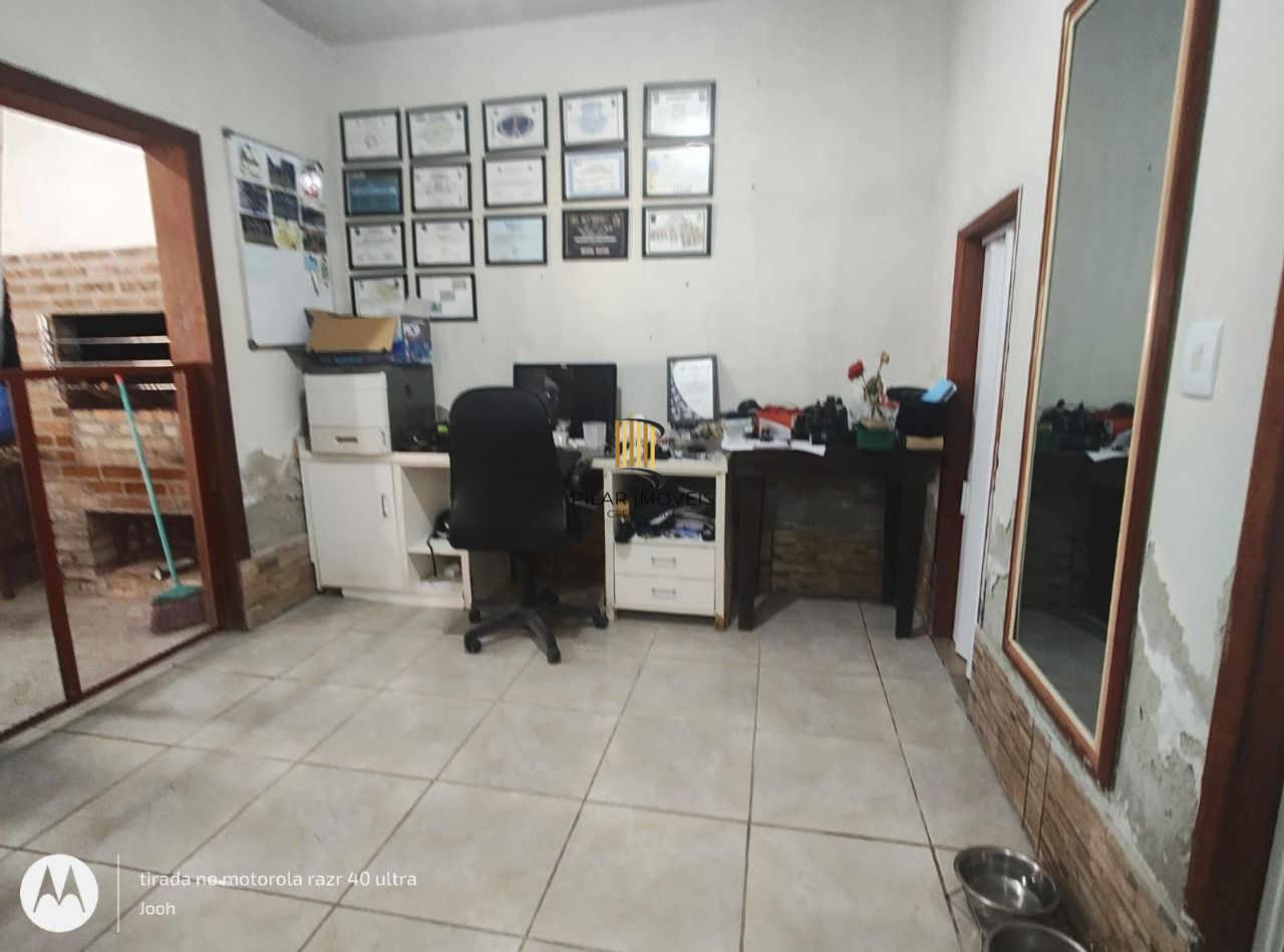 Casa no bairro Hípica - 3 dormitórios