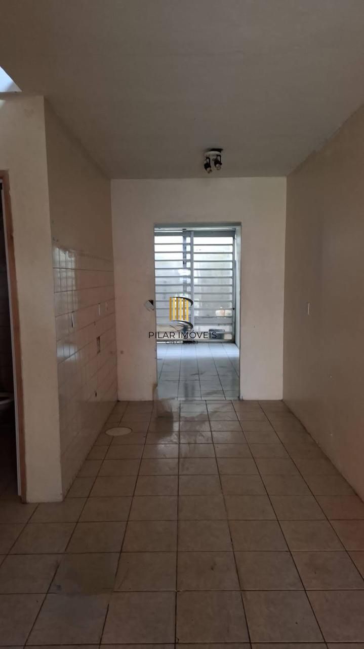 Sobrado com 2  dormitórios- Restinga