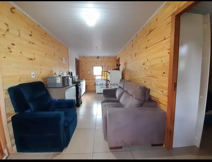 Terreno com 2 casas pré-fabricadas recém-construídas