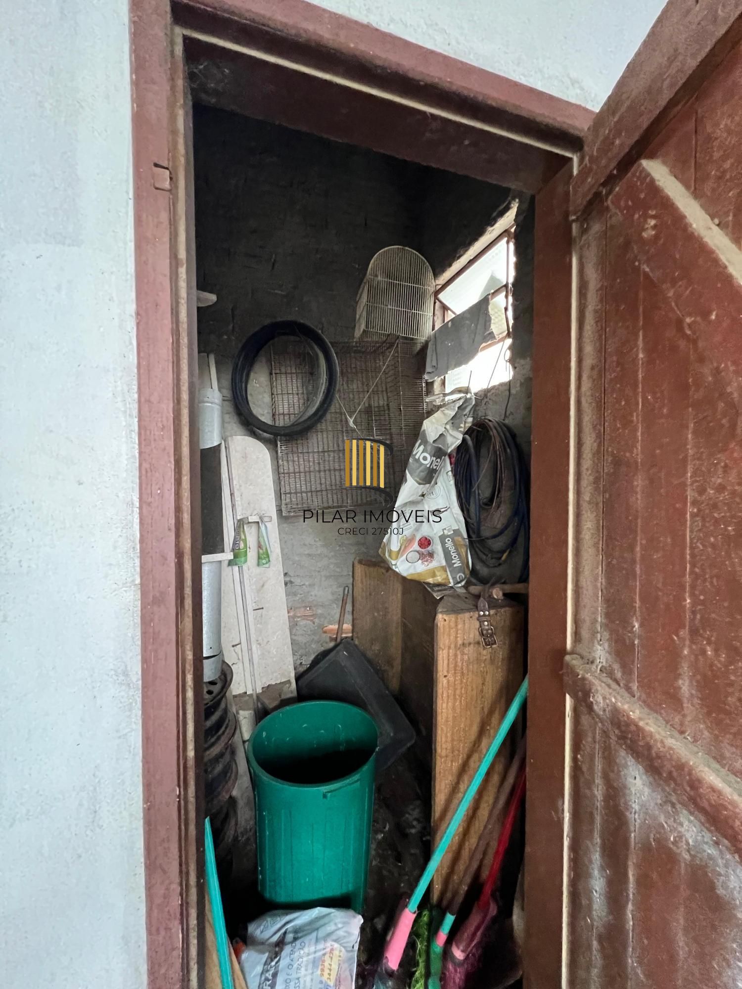 Casa Residencial Semimobiliada com 2 Suítes e Piscina em Viamão, RS