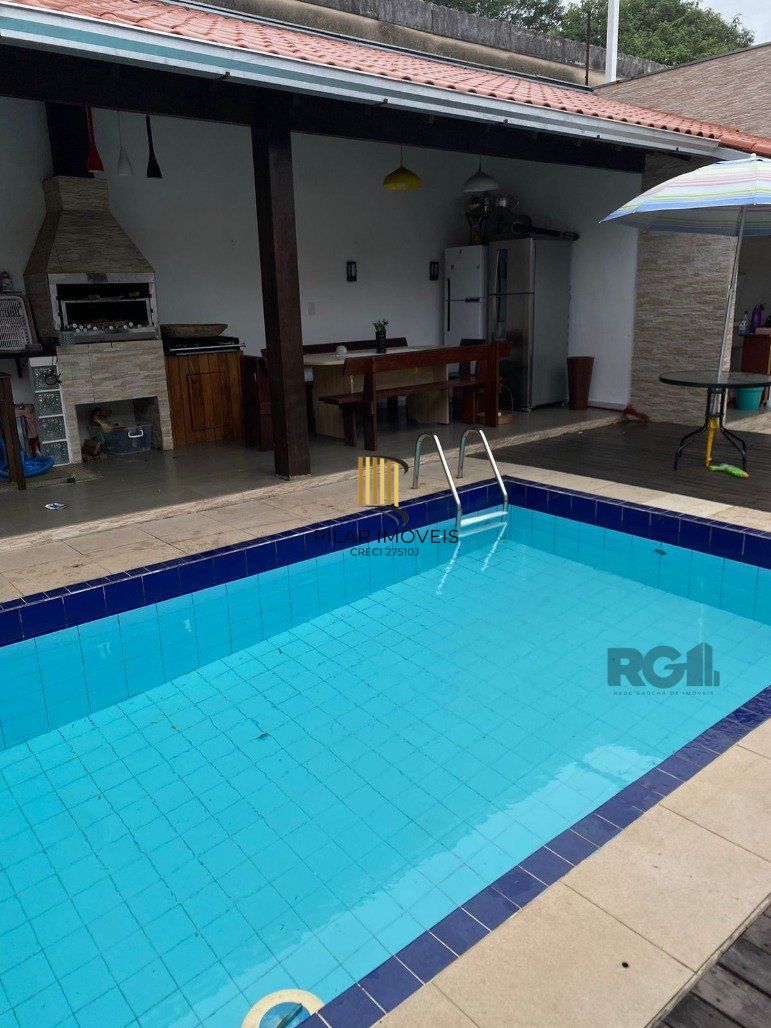 Casa no bairro Cavalhada - 3 dormitórios