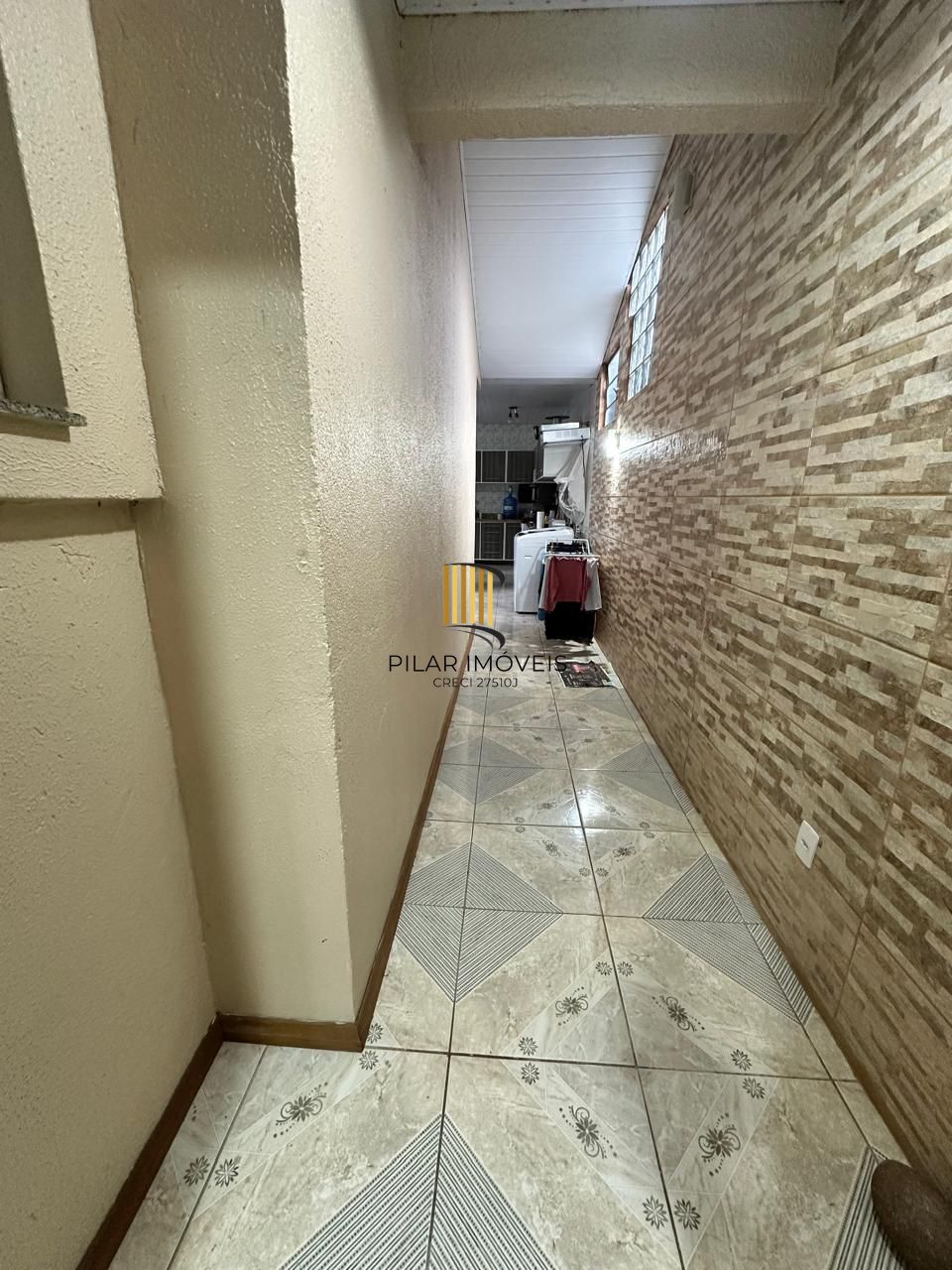 CASA DE ESQUINA NO MORADAS DO SUL - 4 DORMITÓRIOS