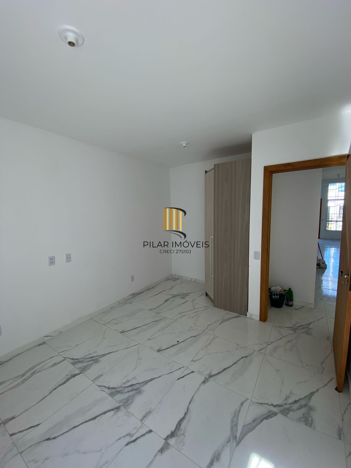 Linda Casa térrea de 2 Dormitórios sendo um suite Localizada no Ipanema Residence Park