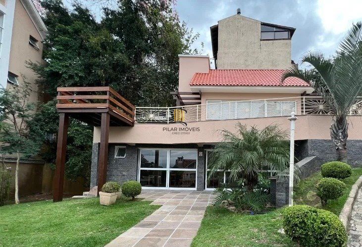 Casa em Condomínio no bairro Pedra Redonda - 5 dormitórios