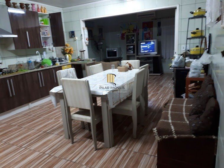 Casa com 4 dormitórios no bairro Vila Nova