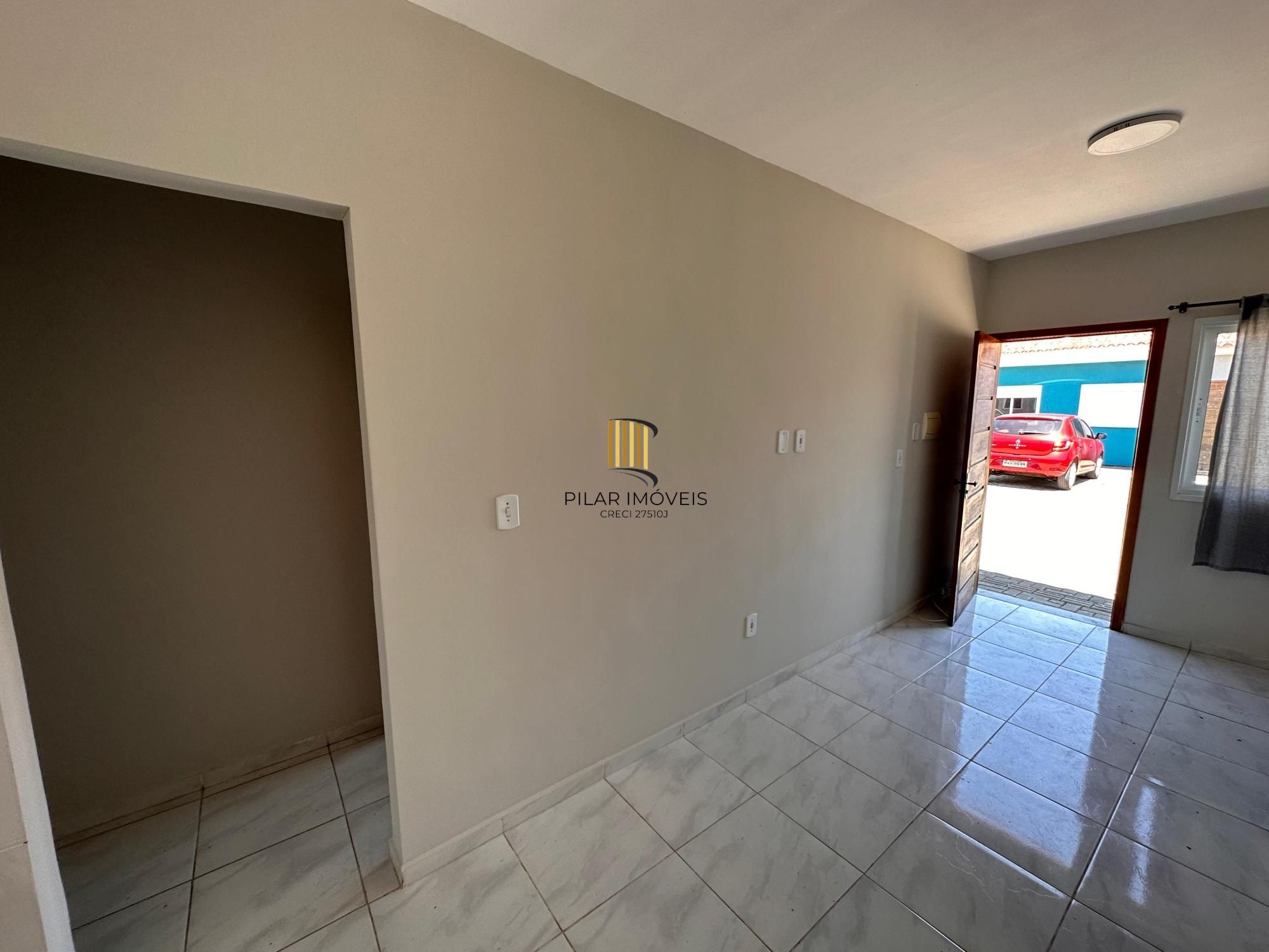 Casa no bairro Ponta Grossa / Aceita compra assistida