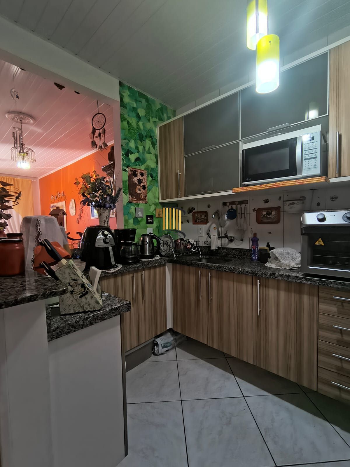 Belissima casa terrea de esquina, 3 dormitorios, semi mobiliada e com piscina, no Loteamento Moradas do Sul