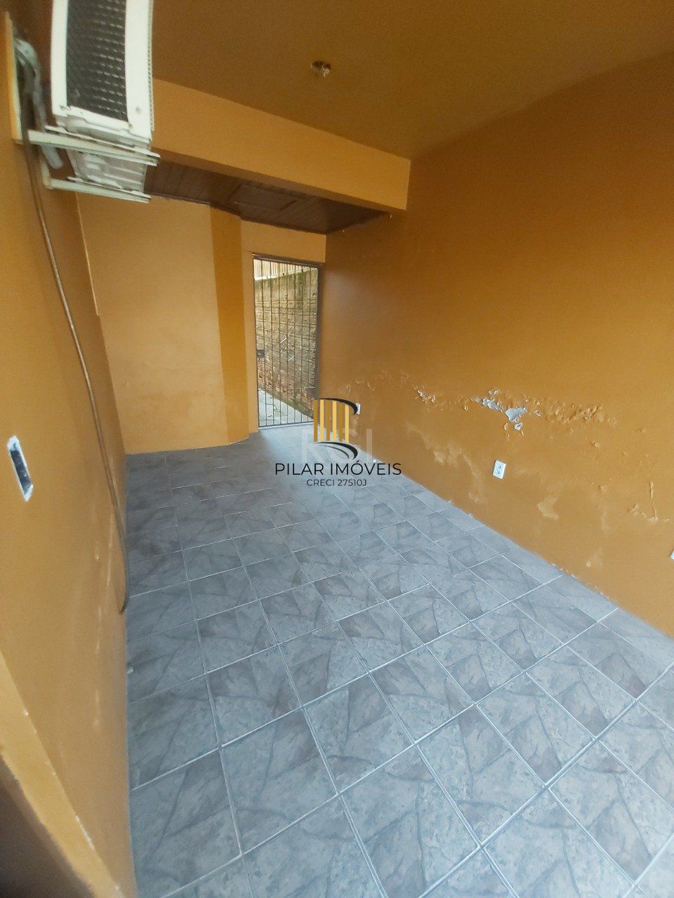 Casa no bairro Hípica - 3 dormitórios