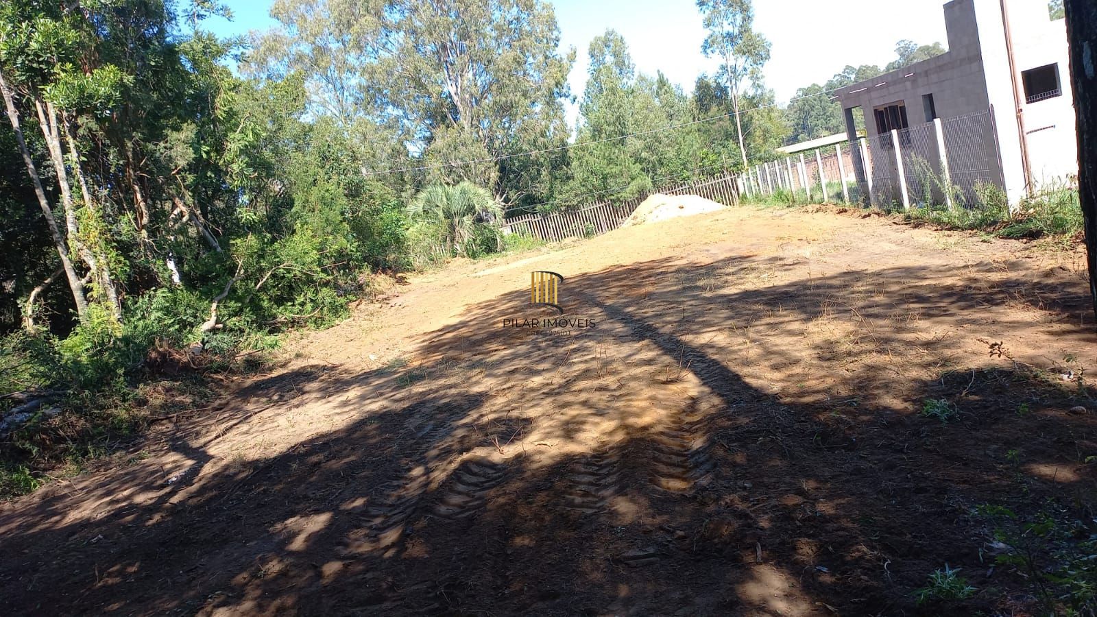 Amplo terreno no Bairro lomba do pinheiro