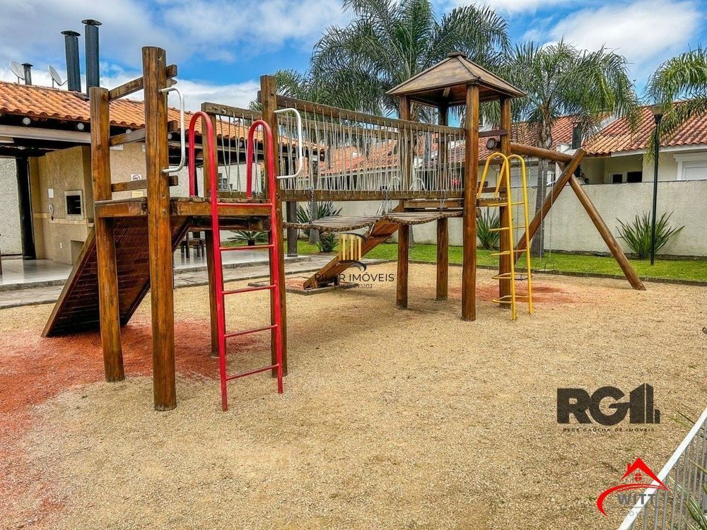 Casa em condomínio no bairro Hípica - 2 dormitórios