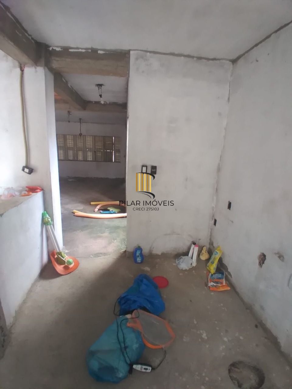 Sobrado no bairro Aberta dos Morros - 3 dormitórios - 1 suíte