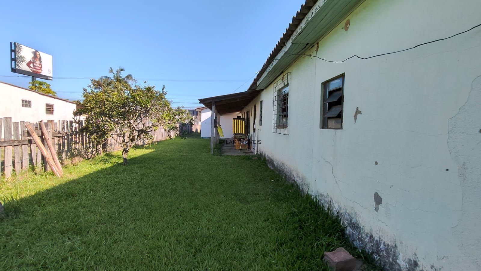 Casa com Terreno Grande com ótima Localização