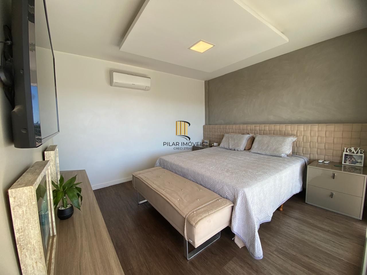 Casa em Ipanema com 4 Dormitórios sendo 3 Suíte