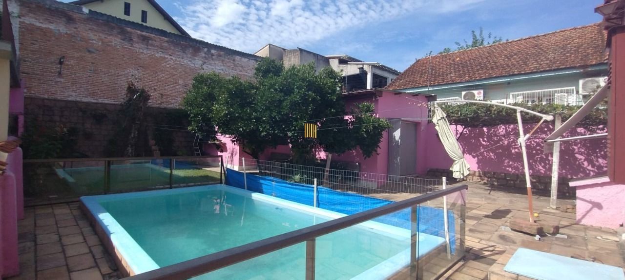 Casa no bairro Santa Tereza - Vila dos Comerciários - 5 dormitórios