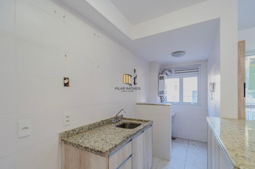 Apartamento no bairro Teresopólis - 2 dormitórios - 1 vaga de garagem