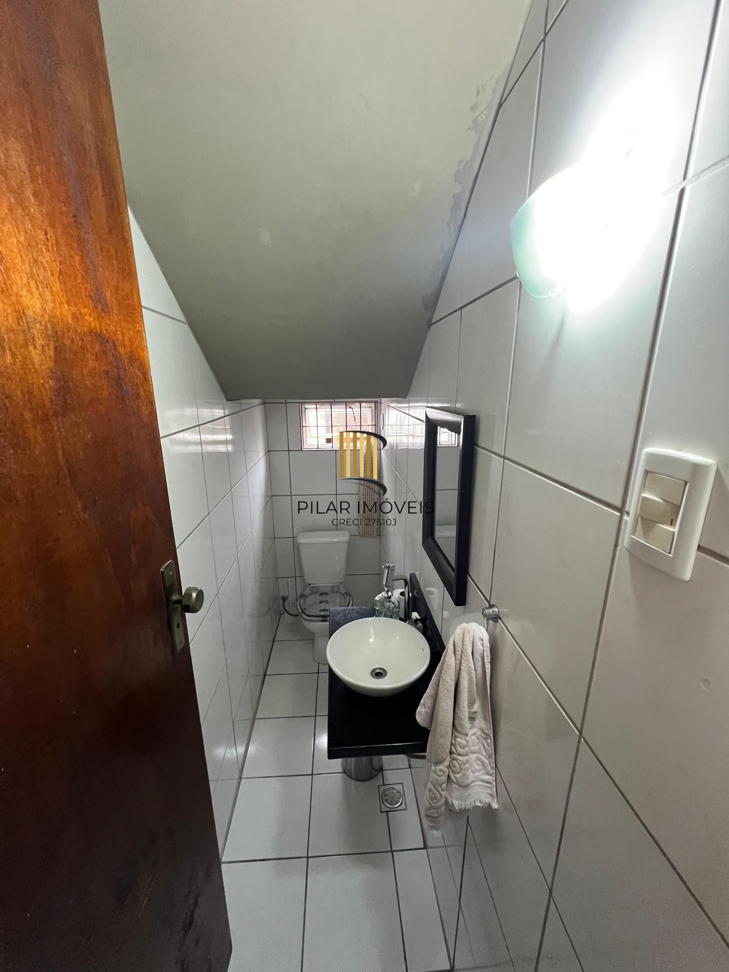 Casa Residencial Semimobiliada com 2 Suítes e Piscina em Viamão, RS