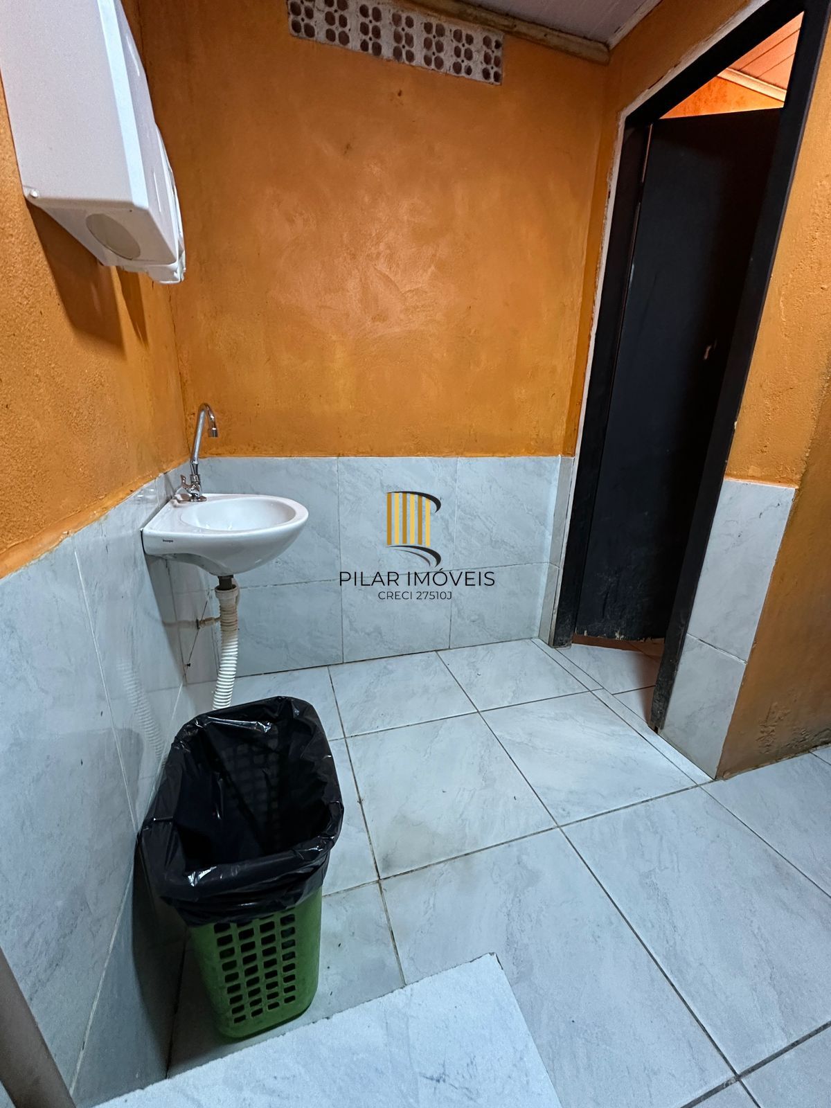 Loja comercial-bairro Hipica