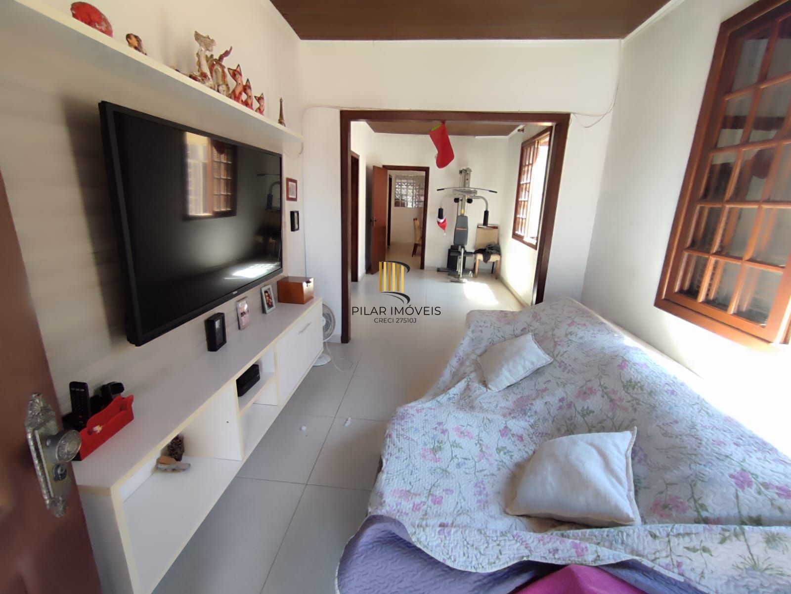 CASA NO BAIRRO IPANEMA  3 DORMITÓRIOS