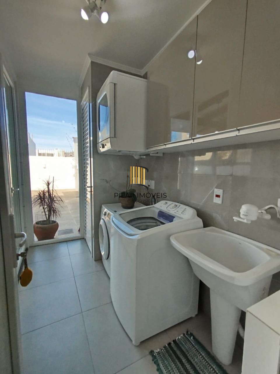 Casa no bairro Hípica - 2 dormitórios