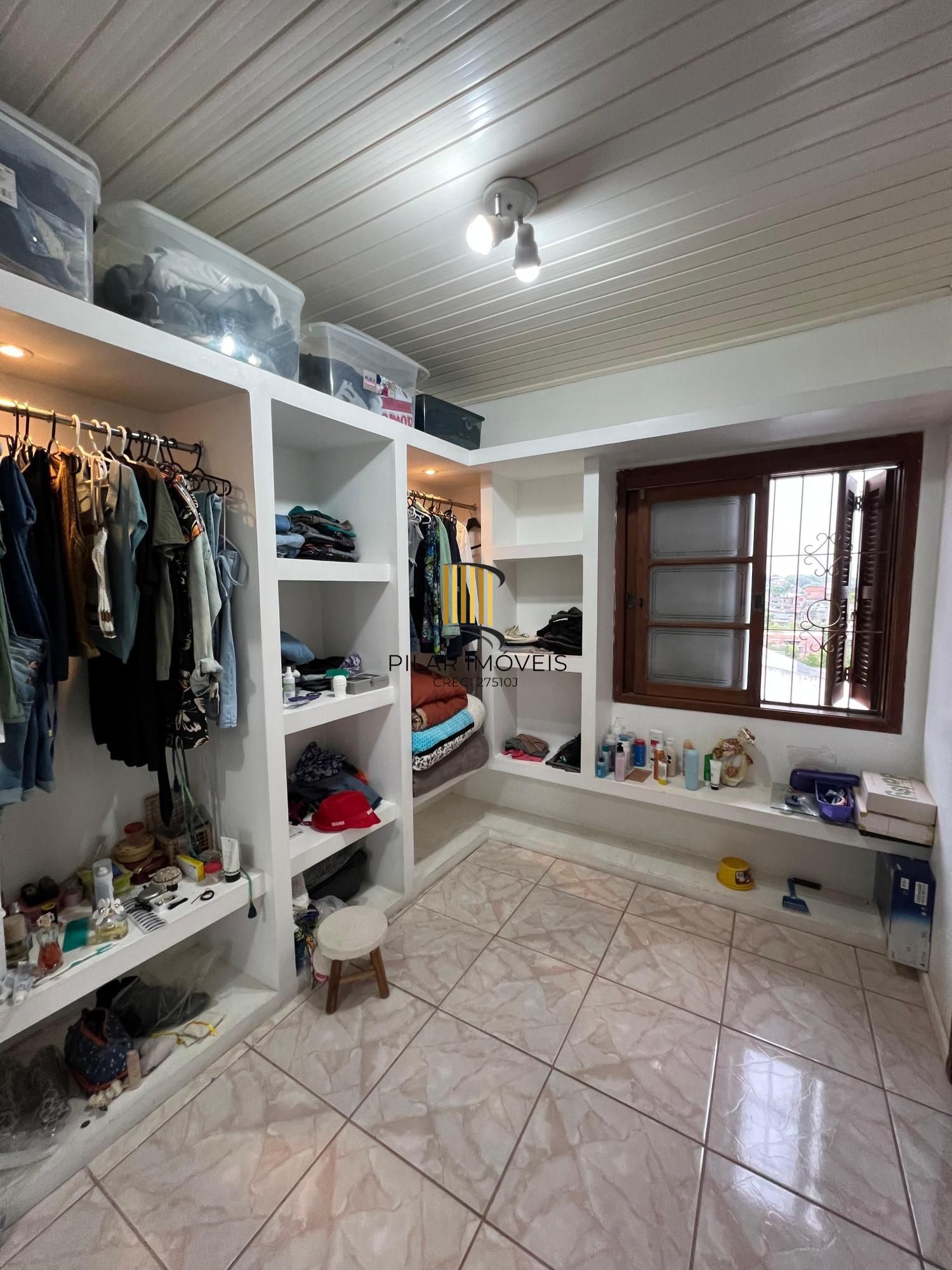 Casa Residencial Semimobiliada com 2 Suítes e Piscina em Viamão, RS