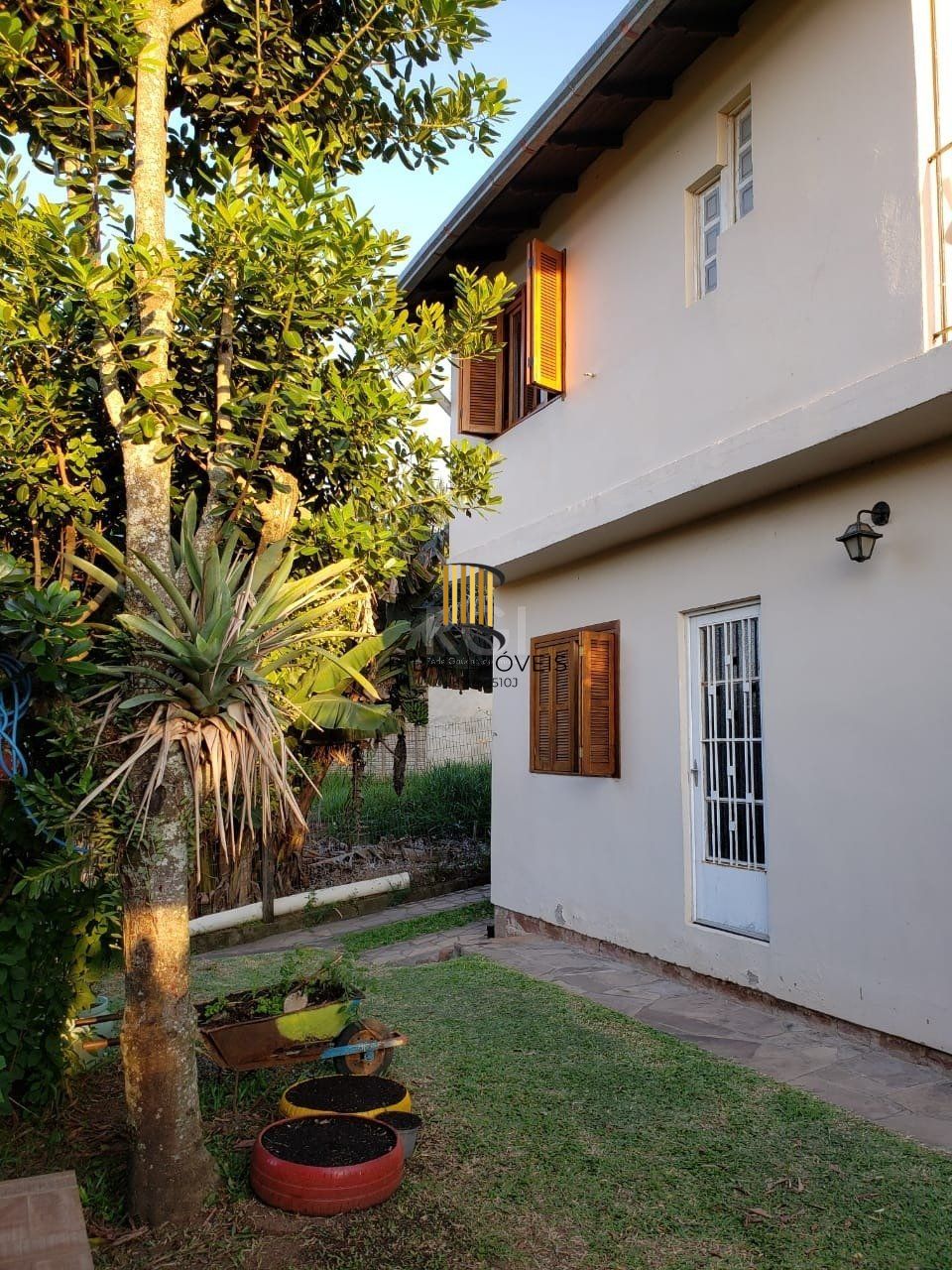 Casa para Venda - 300m², 5 dormitórios, 4 vagas - Vila Nova