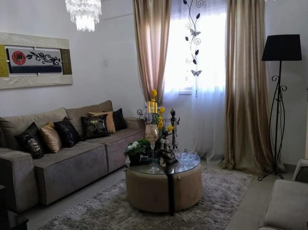 Sobrado no bairro Hípica 3 dormitórios - 2 vagas de garagem