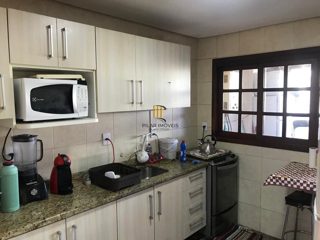 Sobrado semi mobiliado de 3 dormitorios sendo uma suite no bairro Hipica