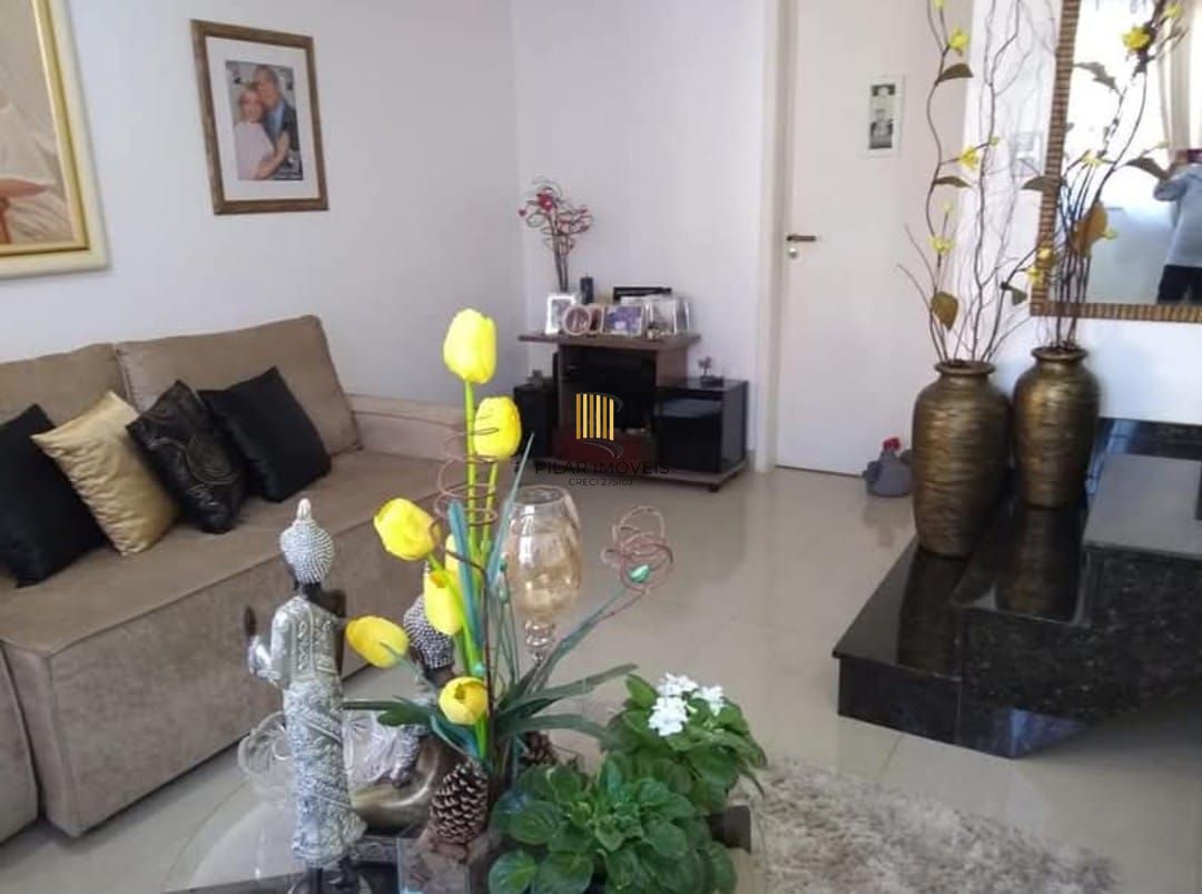 Sobrado no bairro Hípica 3 dormitórios - 2 vagas de garagem