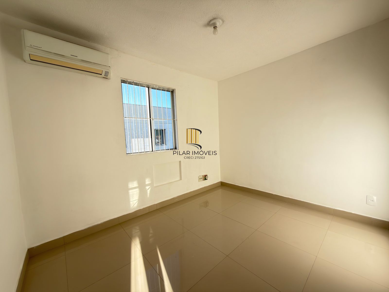 Apartamento 2 dormitórios na restinga
