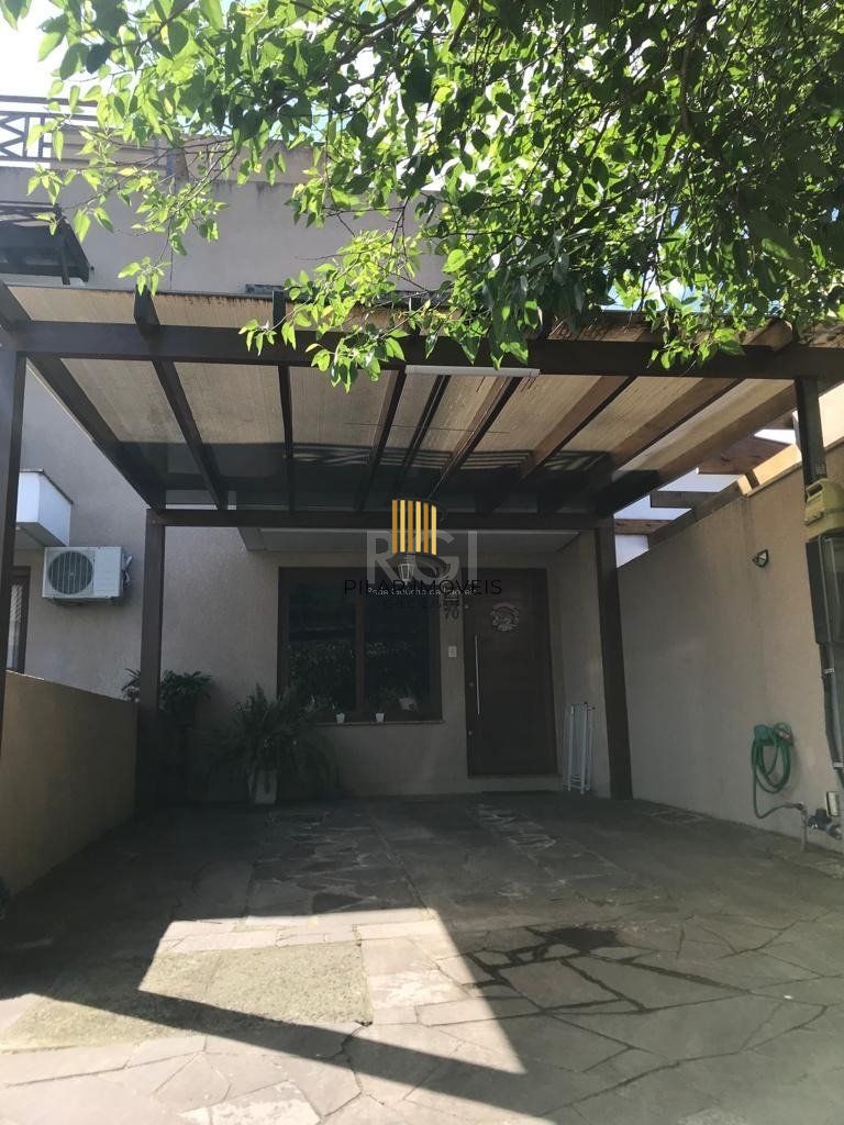 Sobrado no  Bairro Hípica- 3 Dormitórios