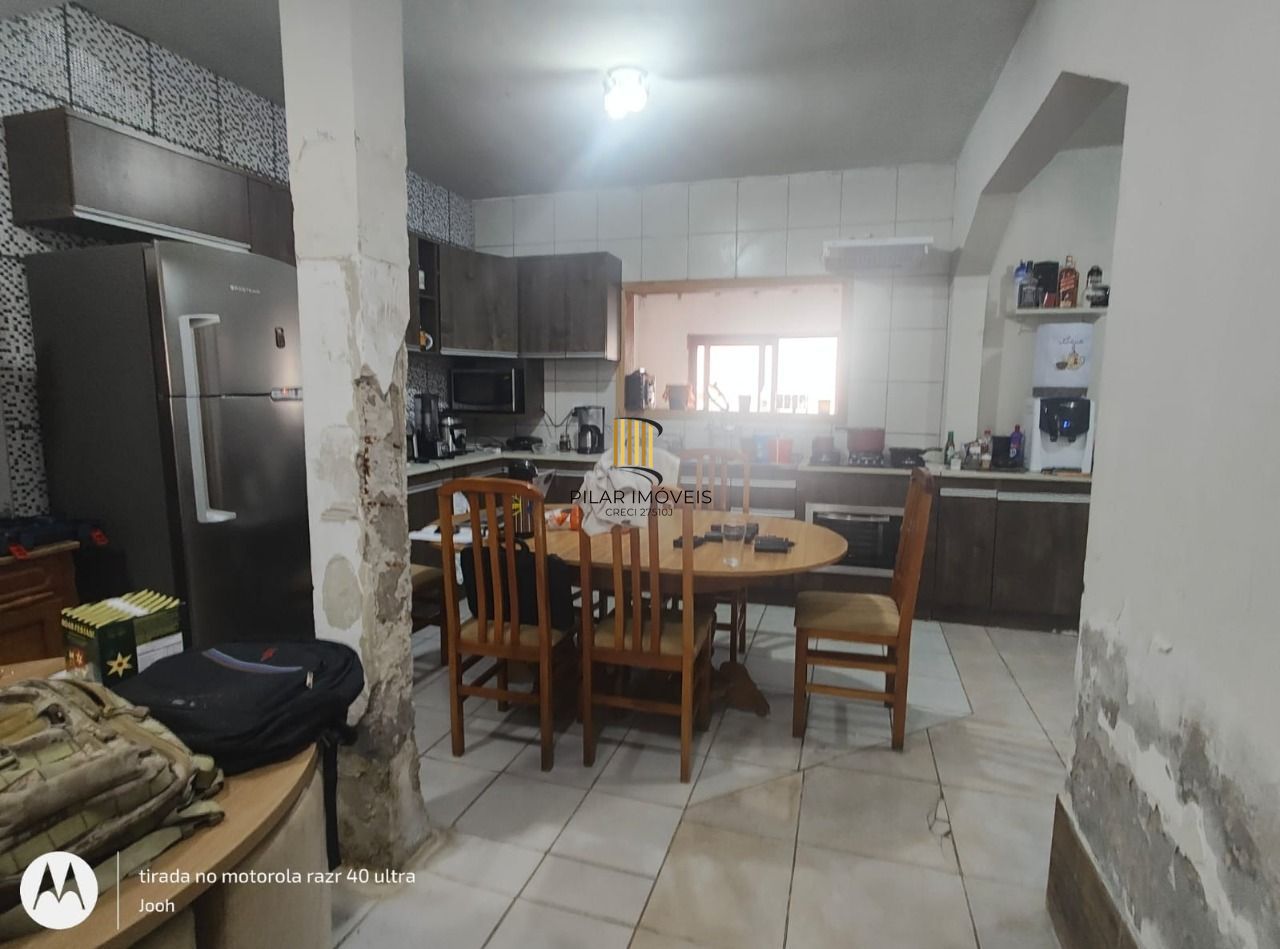 Casa no bairro Hípica - 3 dormitórios