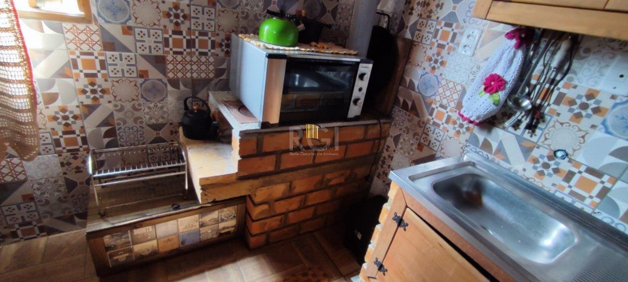 Casa com Piscina no bairro Lami