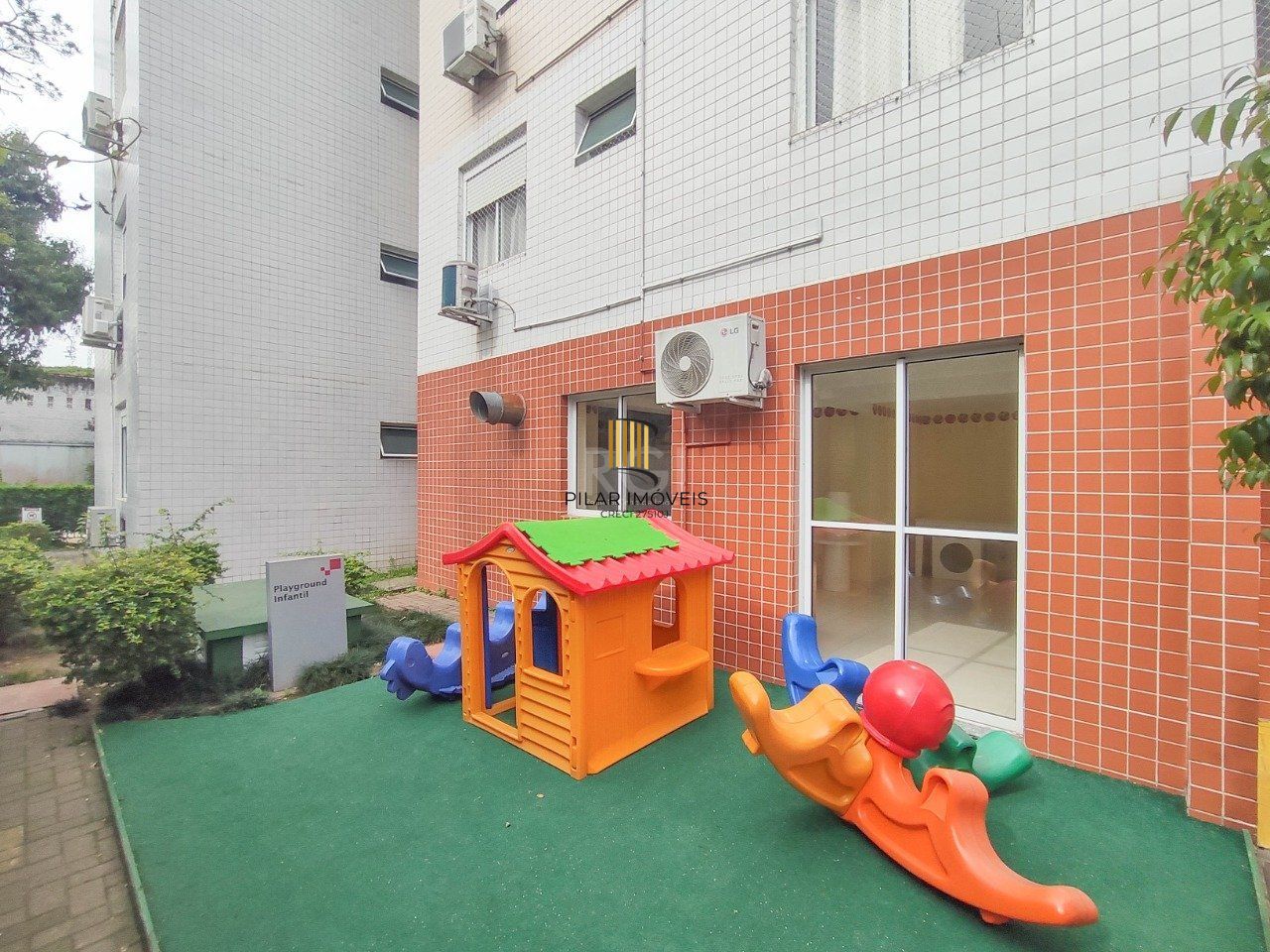 Apartamento no bairro Cristal - 3 dormitórios