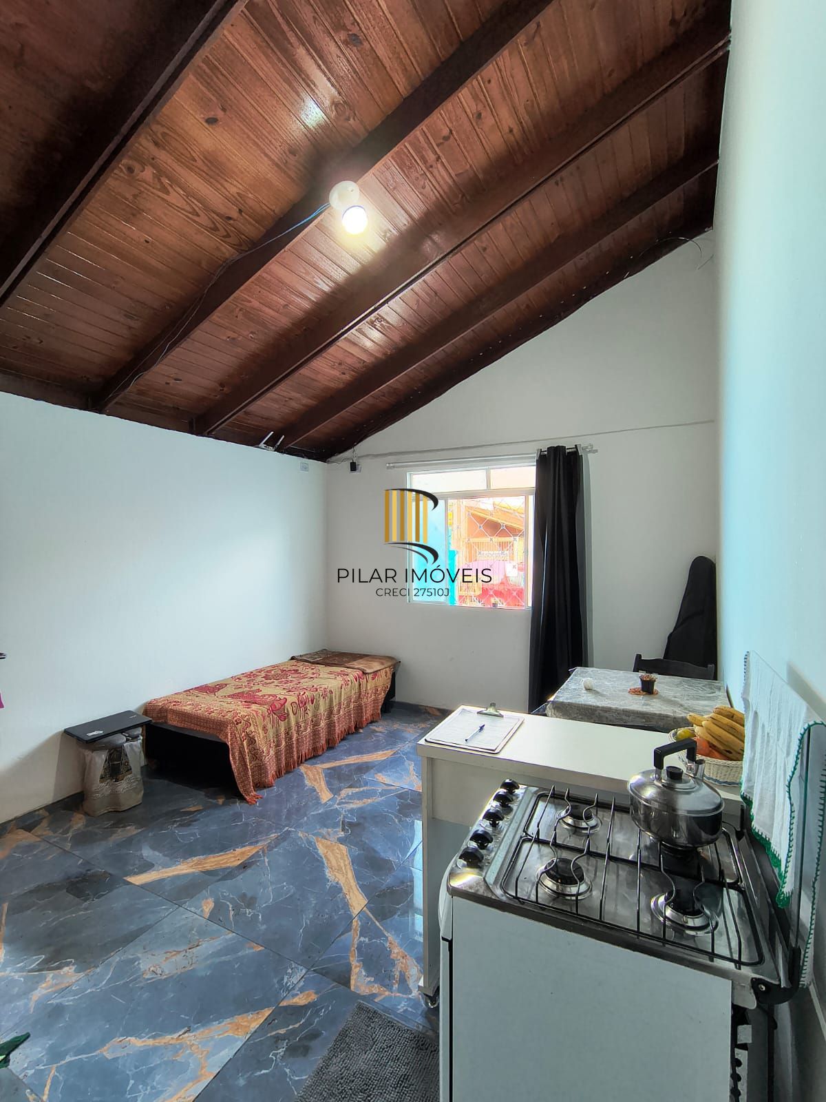 Casa de um dormitório no bairro Hípica