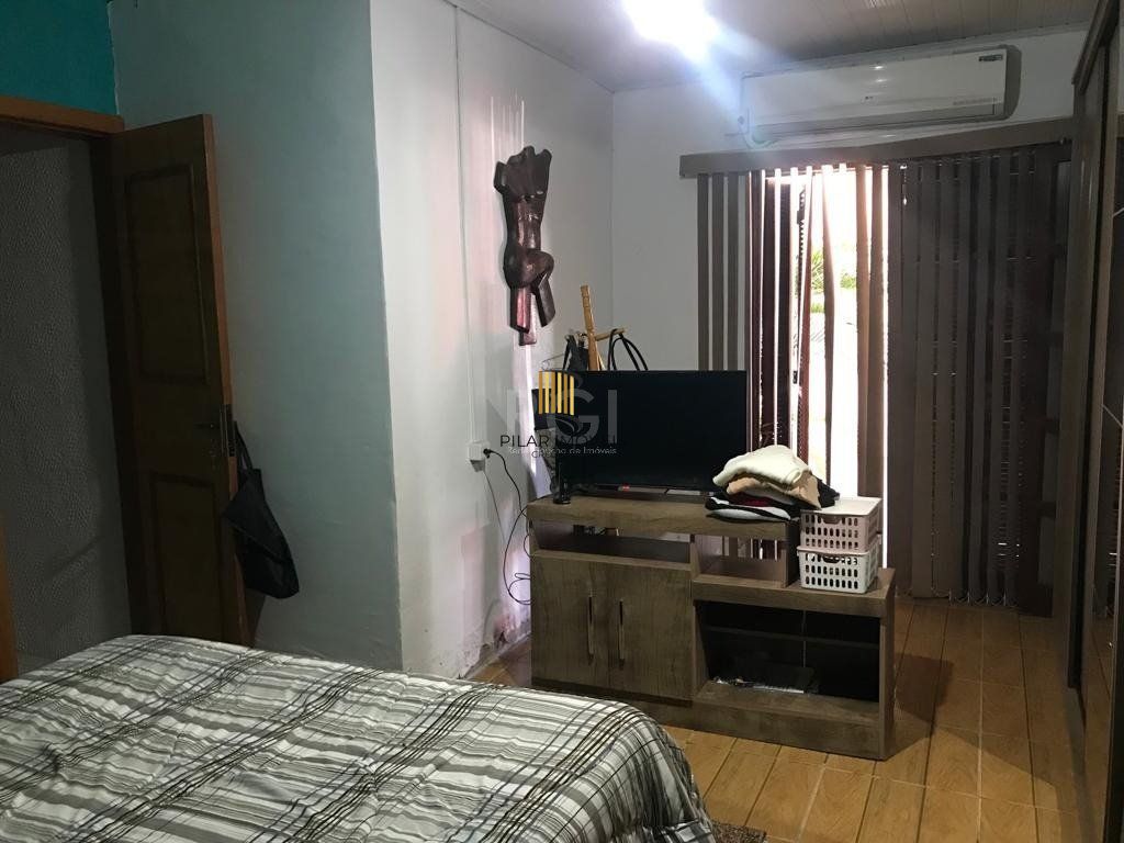 Casa no Bairro Restinga - 3 Dormitórios