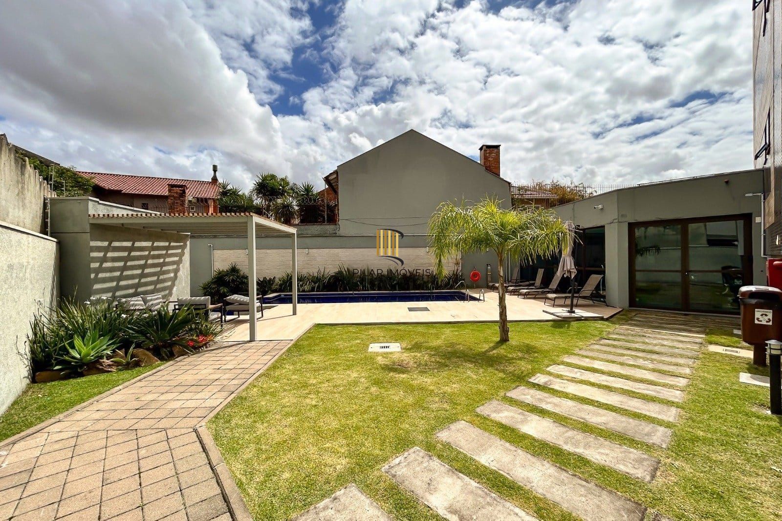 Apartamento no bairro Ipanema, 3 dormitórios - 1 suíte - 2 vagas