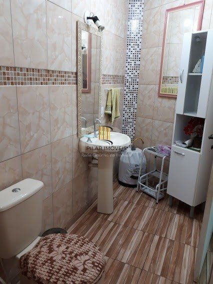 Casa com 4 dormitórios no bairro Vila Nova