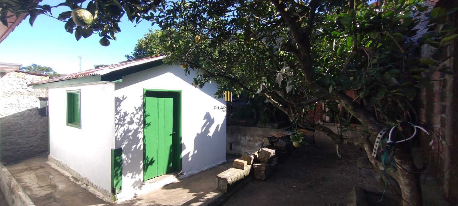 Casa no bairro Lomba do Pinheiro - 2 dormitórios