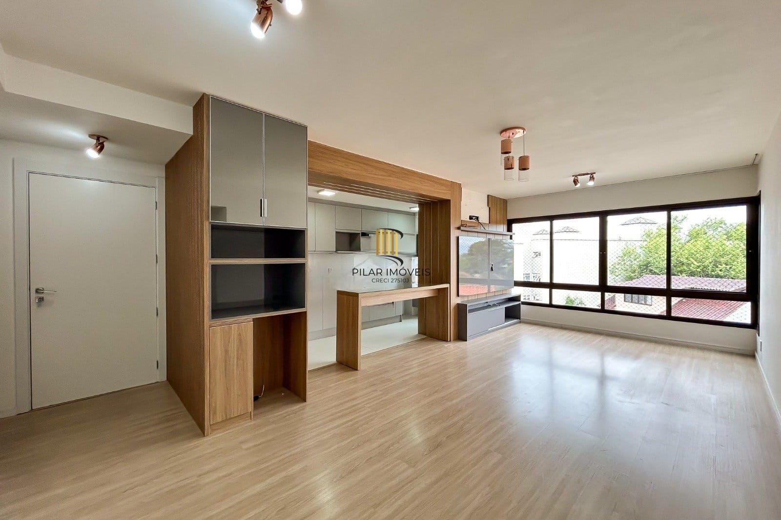 Apartamento no bairro Ipanema, 3 dormitórios - 1 suíte - 2 vagas