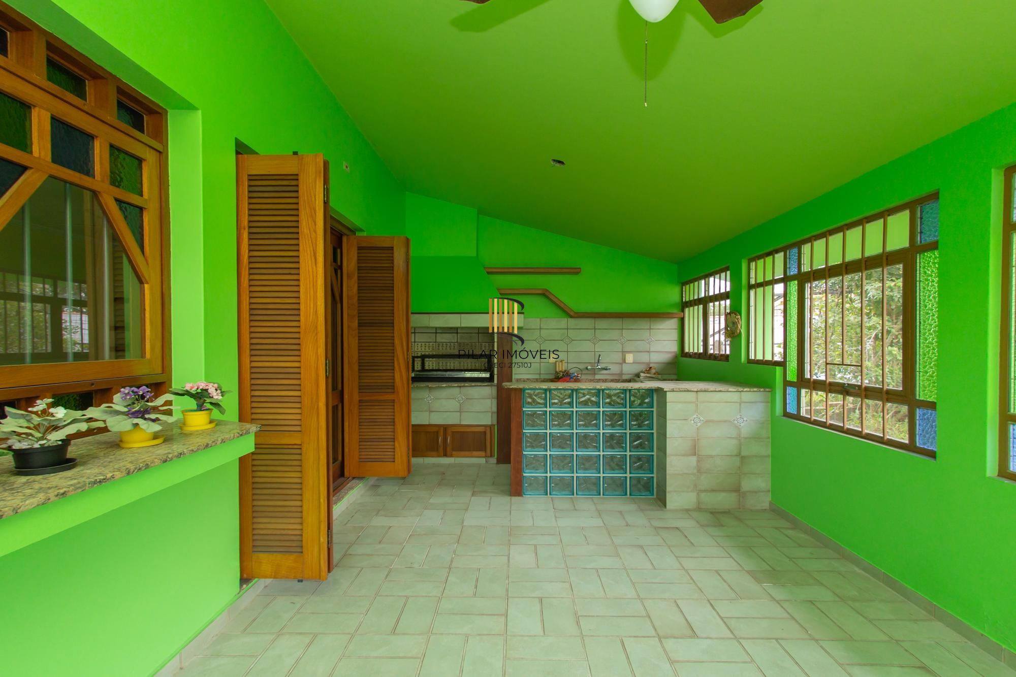 Casa com 3 quartos e 185m² à venda em Vila Nova