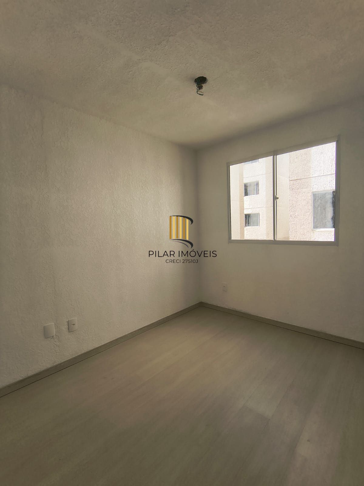 Apartamento de 2 dormitórios na Restinga