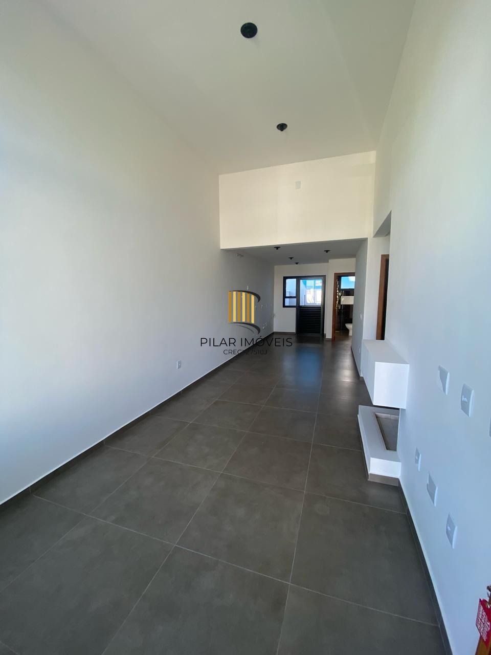 Casa térrea de 3 dormitórios sendo um suíte
