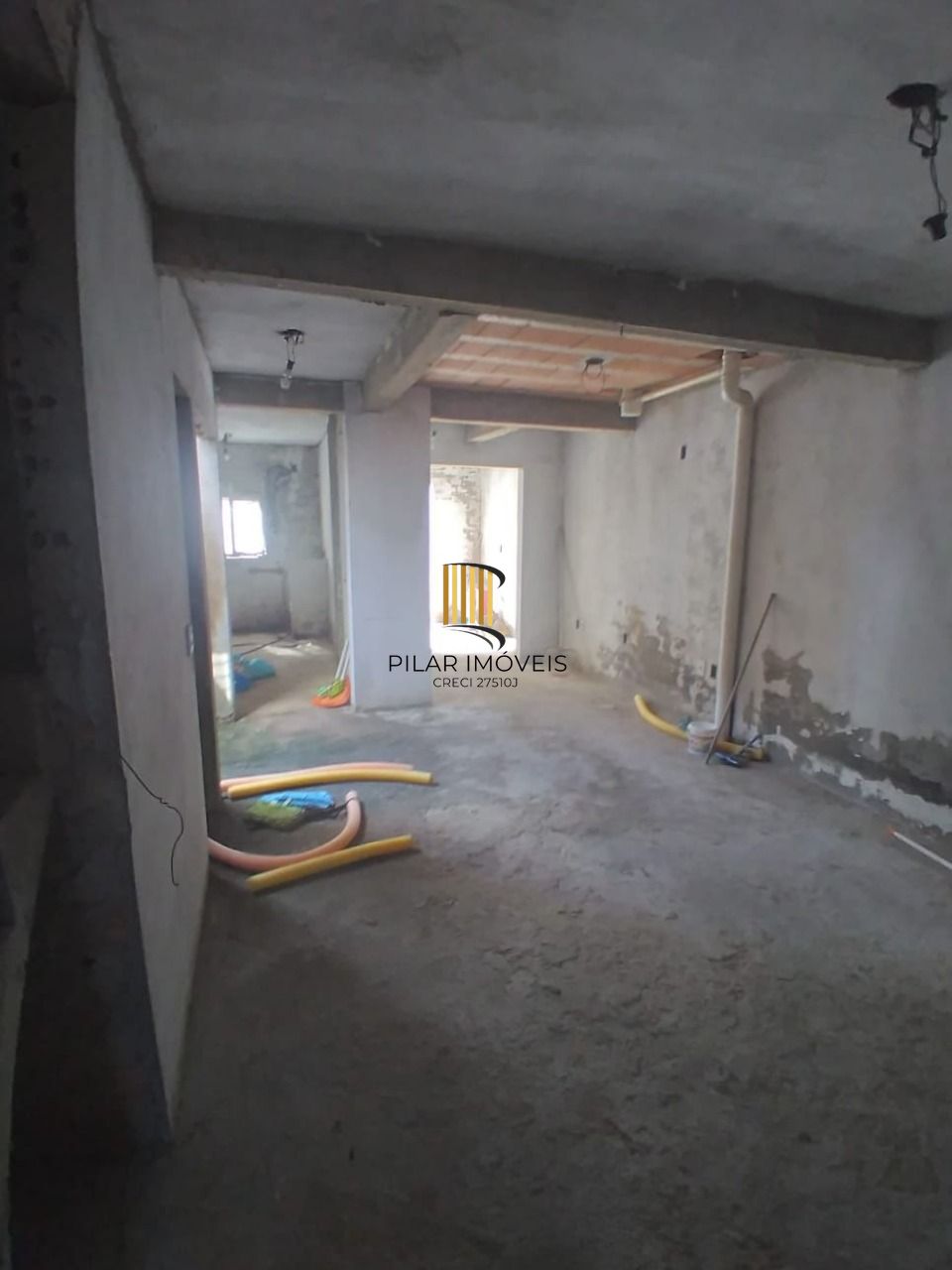 Sobrado no bairro Aberta dos Morros - 3 dormitórios - 1 suíte