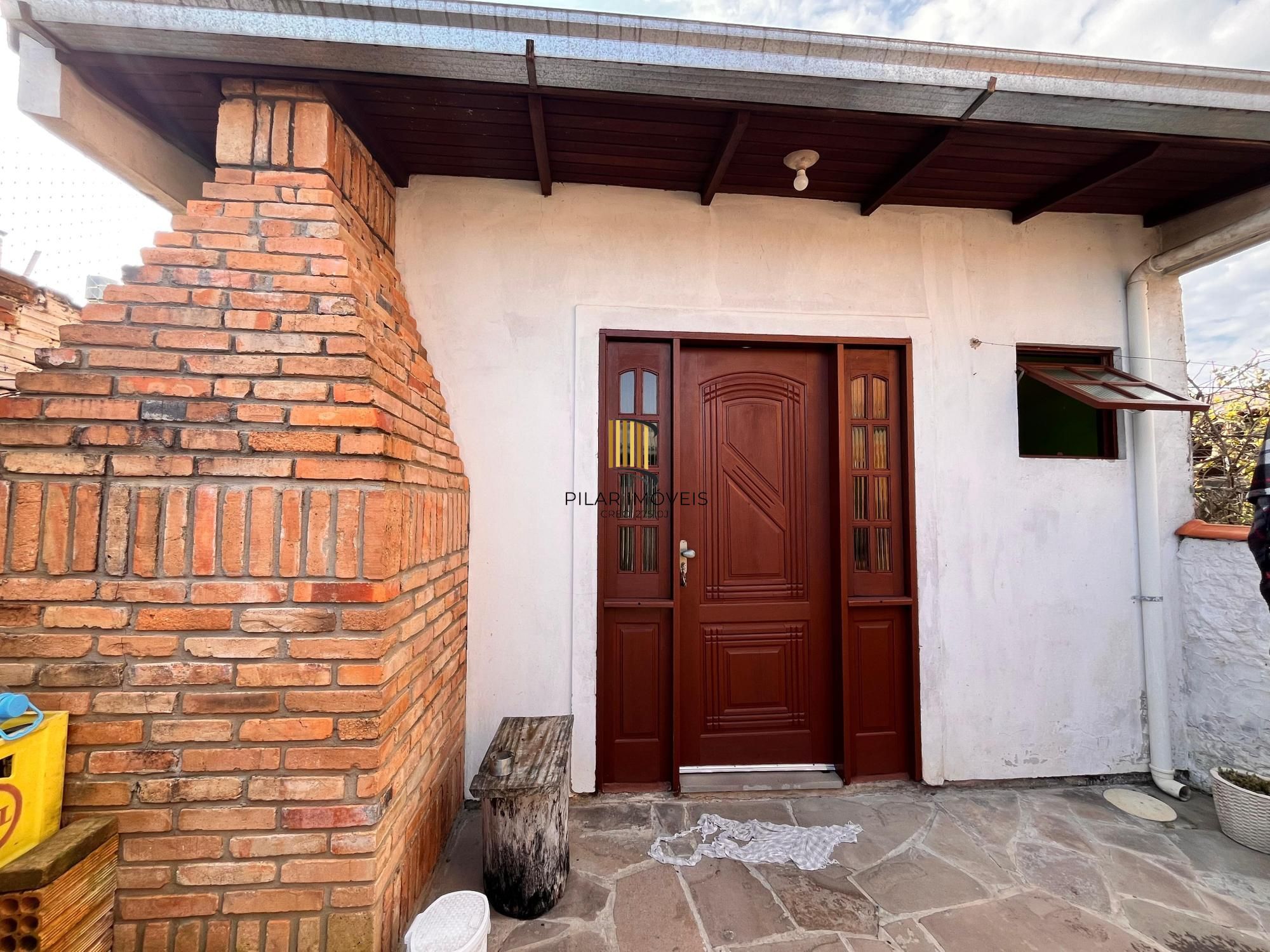 Casa no bairro Hípica - 1 Dormitório - 1 vaga coberta