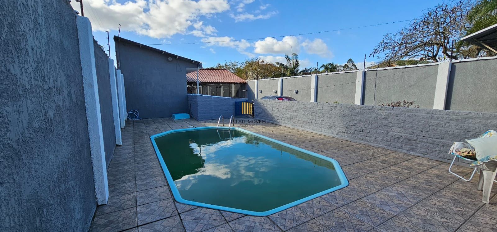 Casa 3 dormitórios Bairro Guarujá