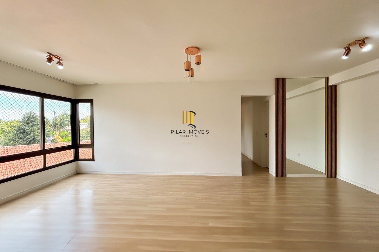 Apartamento no bairro Ipanema, 3 dormitórios - 1 suíte - 2 vagas