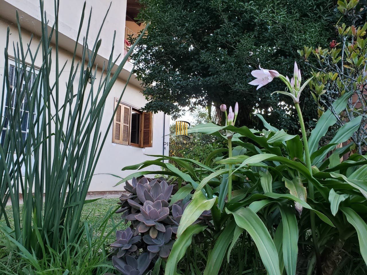 Casa para Venda - 300m², 5 dormitórios, 4 vagas - Vila Nova