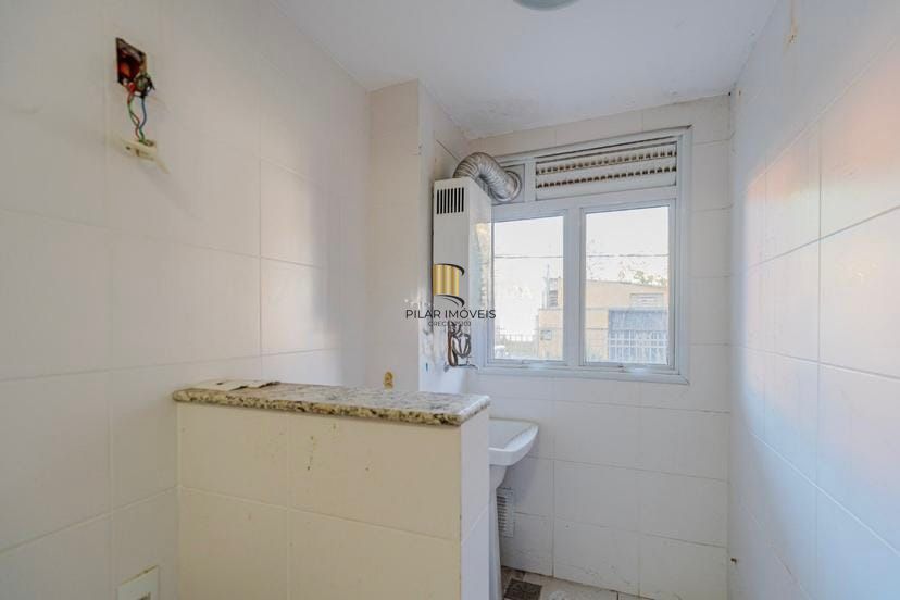 Apartamento no bairro Teresopólis - 2 dormitórios - 1 vaga de garagem
