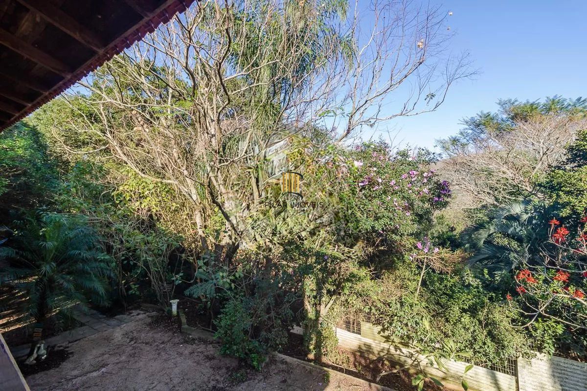 Ótimo sitio com 2 dormitórios  no Bairro Hípica com  área frutífera
