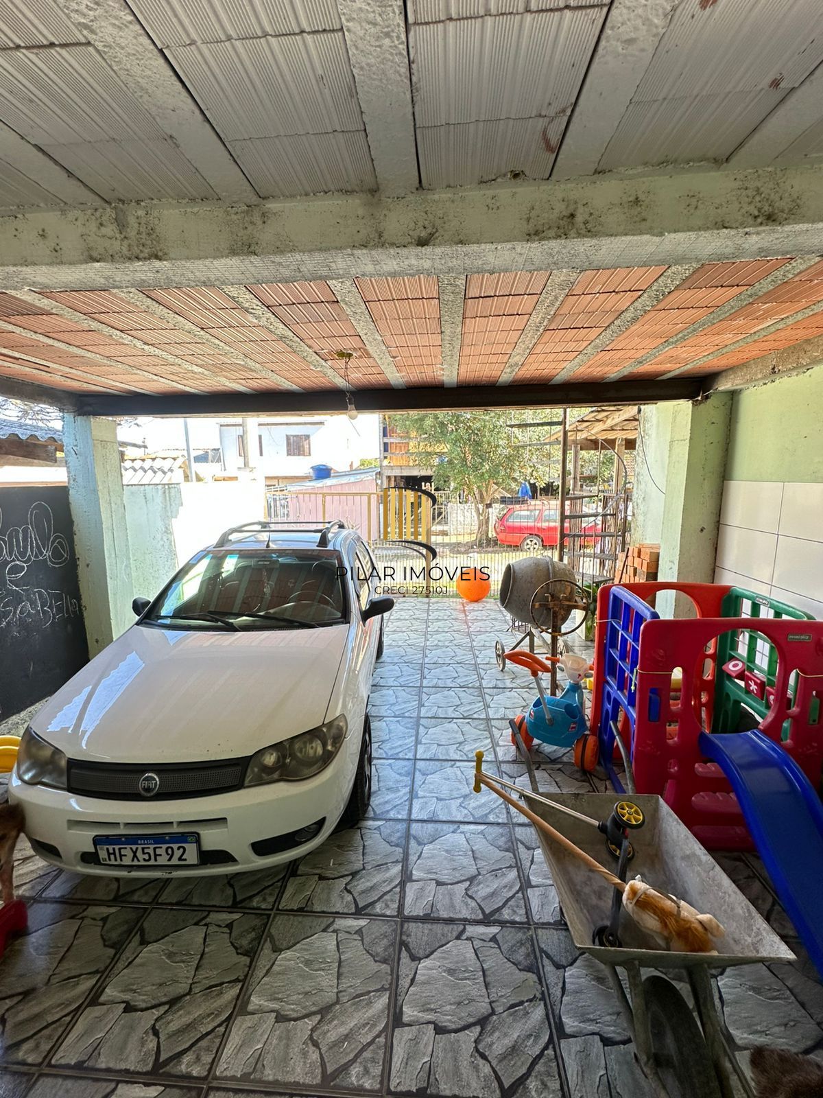 CASA NO BAIRRO RESTINGA